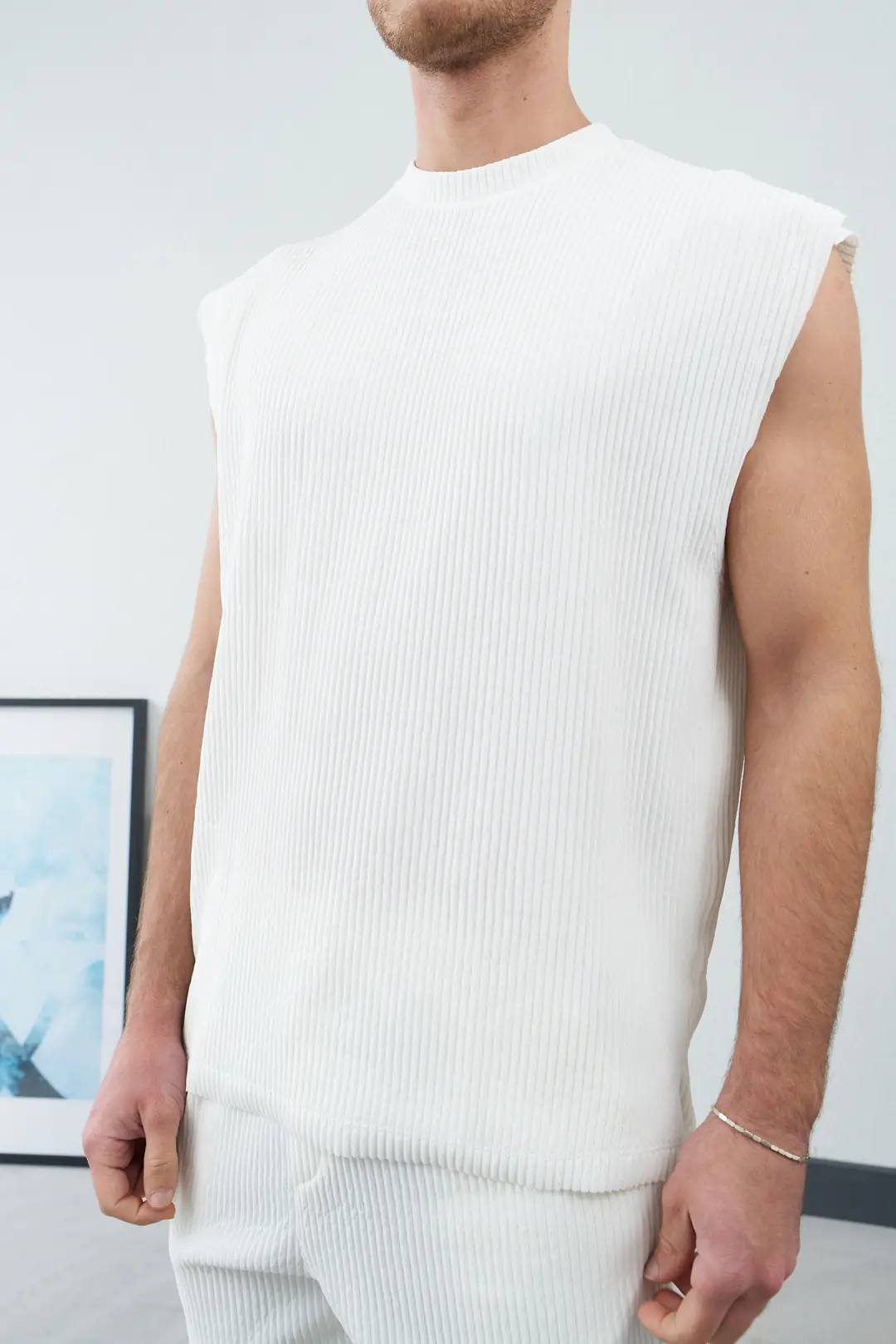 Kolsuz Kabarık T-Shirt