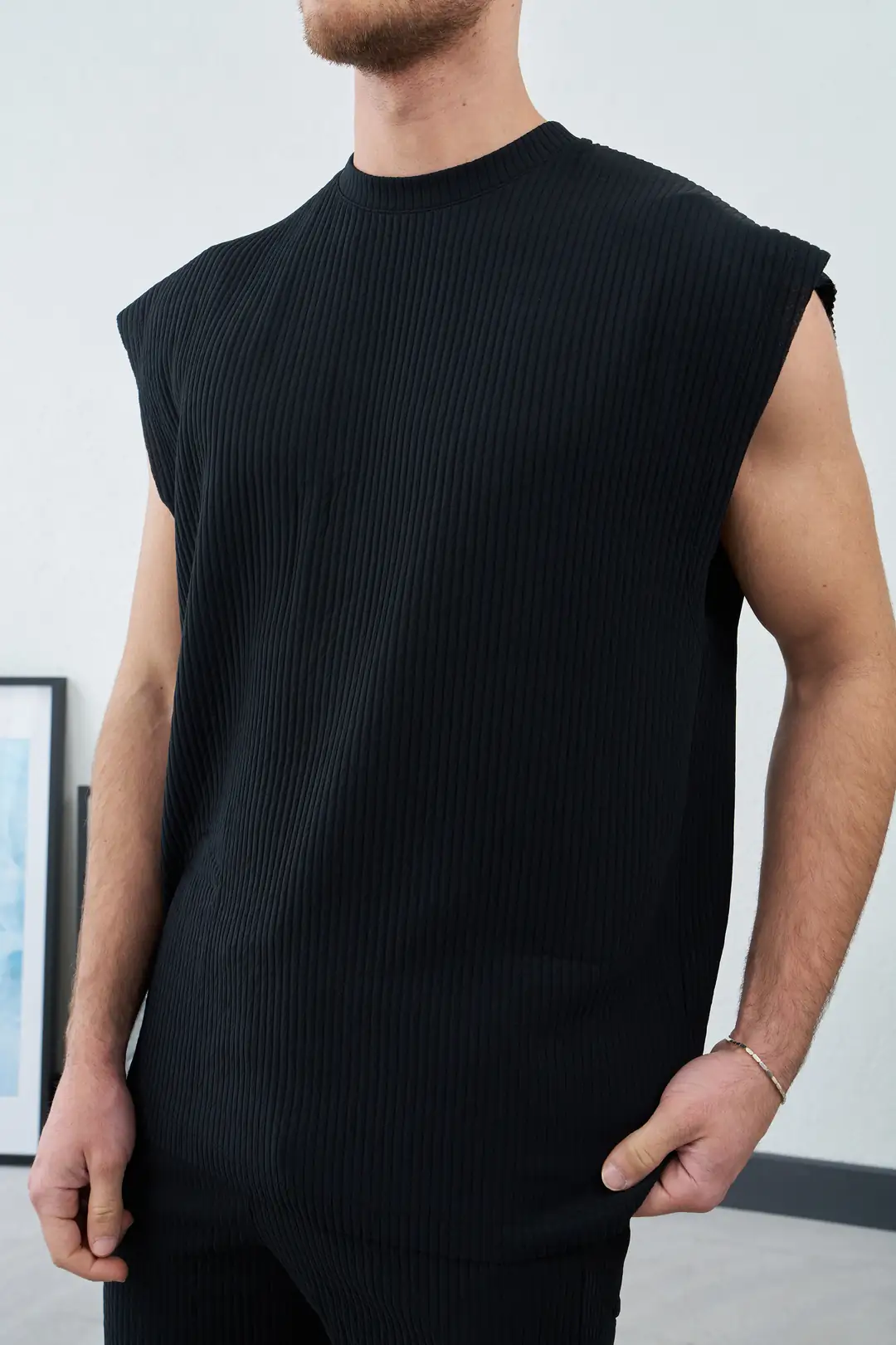 Kolsuz Kabarık T-Shirt
