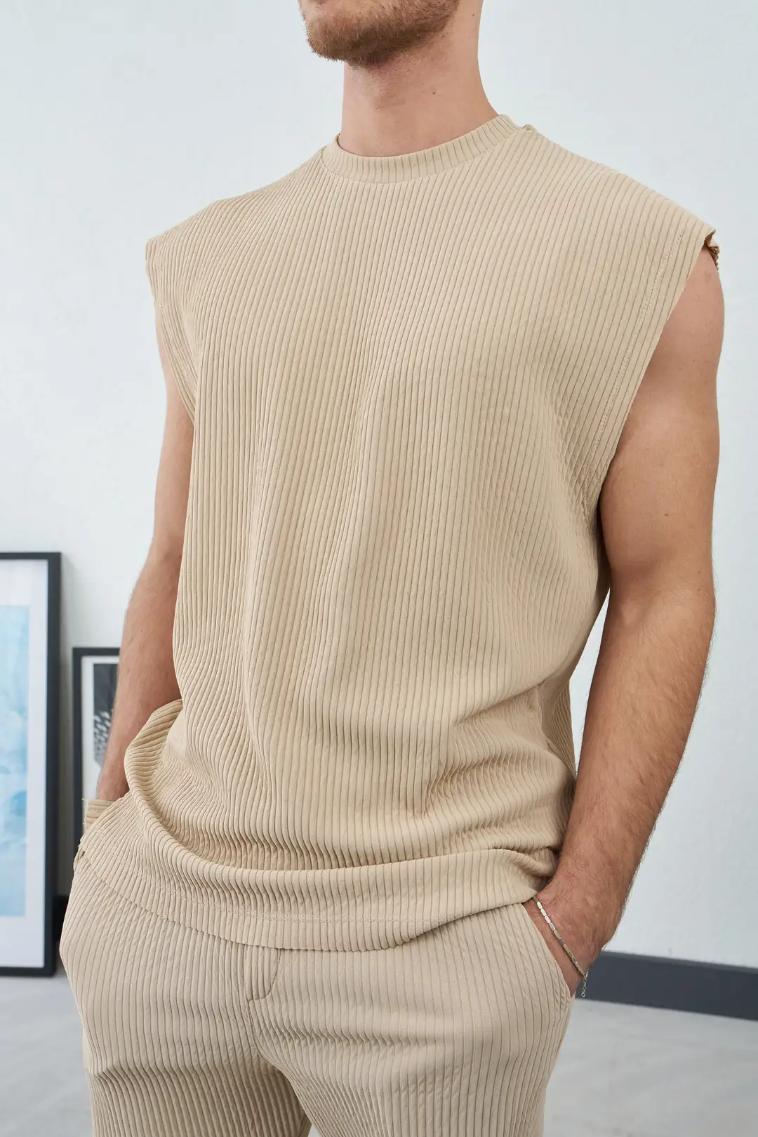 Kolsuz Kabarık T-Shirt